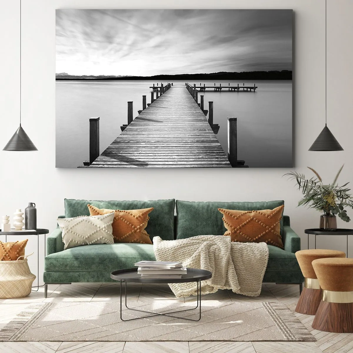 Canvastavla - Bild på duk - En svartvit brygga vid en lugn sjö - 70x50cm - Vattnet - lugnet - Modern väggdekoration för vardagsrum och sovrum ARTTOR