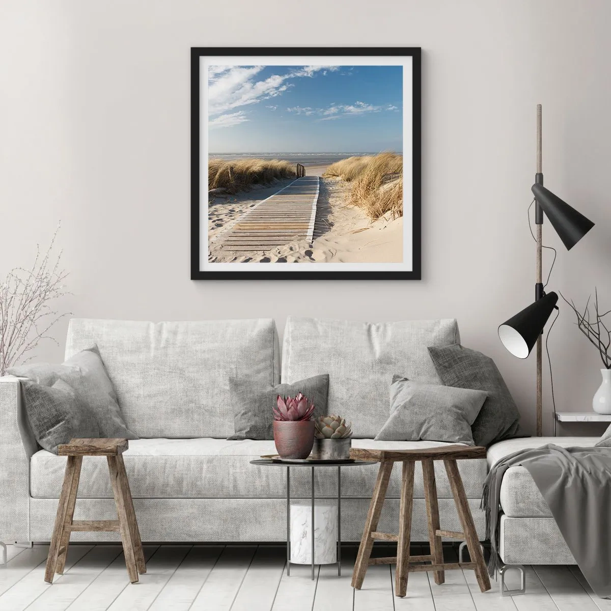 Affisch i svart ram - Bortom sanddynan, i gräsets brus - 60x60 cm