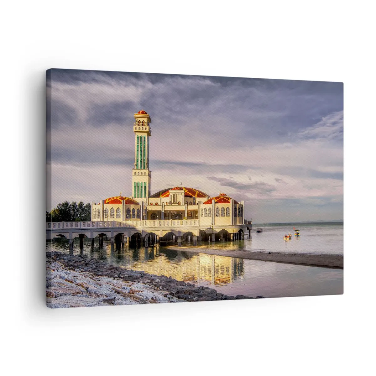 Canvastavla - Bild på duk - En imponerande byggnad med en minaret vid vattnet omgiven av ett fridfullt landskap - 70x50cm - Naturens tempel - Modern väggdekoration för vardagsrum och sovrum ARTTOR