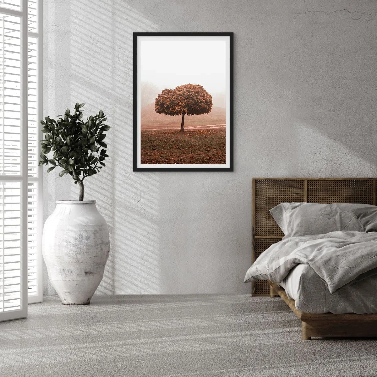 Affisch i svart ram - Ett ensamt träd i höstdimman - 50x70cm - Efter en hektisk sommar - Modern väggdekoration för vardagsrum och sovrum ARTTOR
