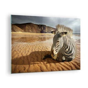 Glastavla - Bild på glas - En zebra som vilar på stranden vid solnedgången - 70x50cm - Vi passar till varandra - Modern väggdekoration för vardagsrum och sovrum ARTTOR