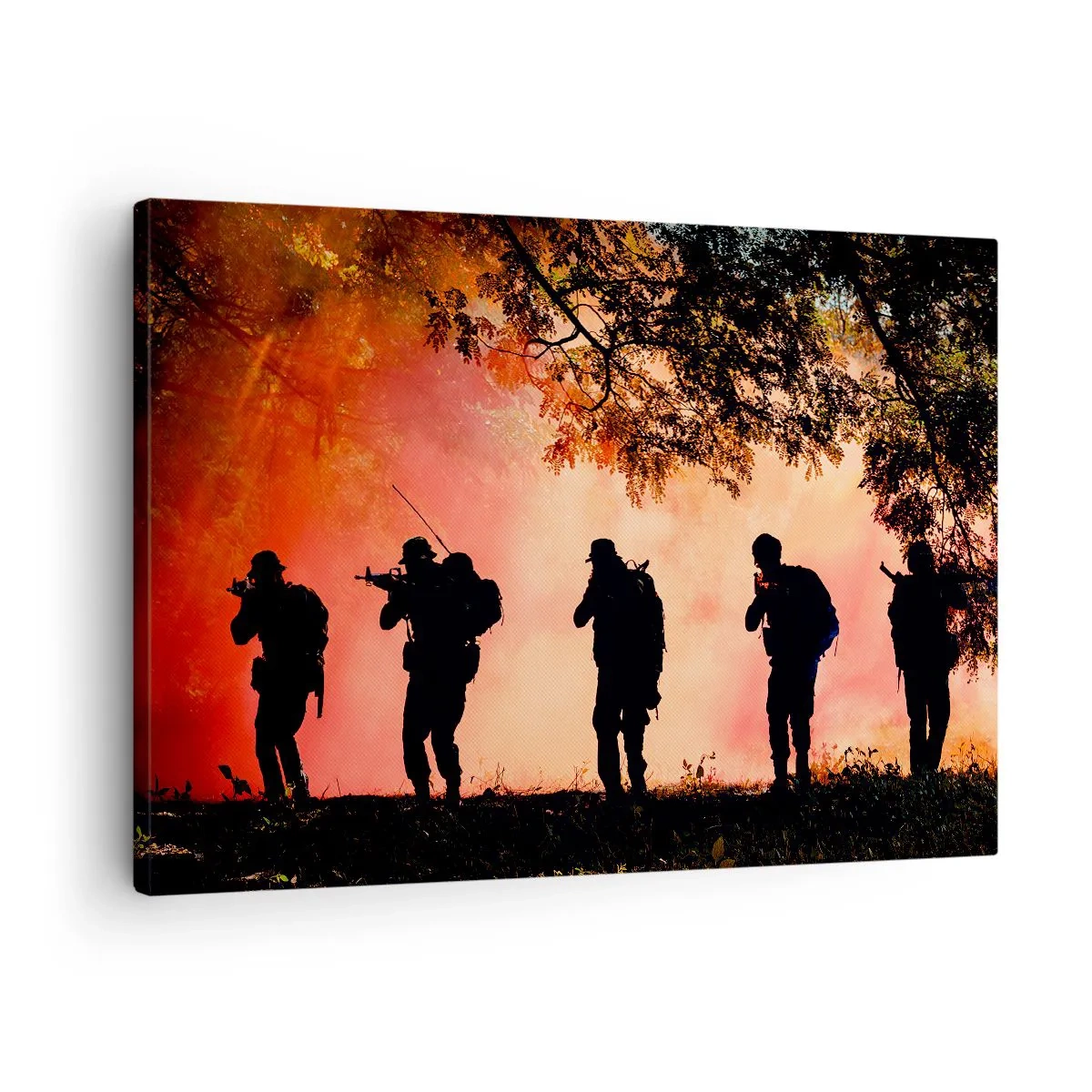 Canvastavla - Bild på duk - Silhuetter av soldater i skogen mot den orange himlen - 70x50cm - ...Alla för en - Modern väggdekoration för vardagsrum och sovrum ARTTOR