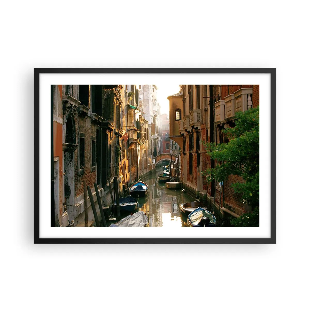 Affisch i svart ram - På en gränd i Venedig - 70x50 cm