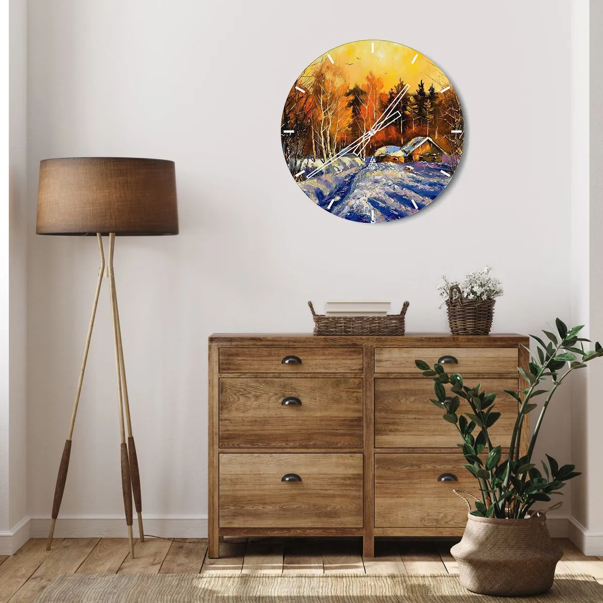 Väggklocka - Klocka på glas - En pittoresk stuga i en vinterskog upplyst av en varm solnedgång - 30x30cm - Vinterimpression i solen - Modern väggdekoration för vardagsrum, kök och sovrum ARTTOR