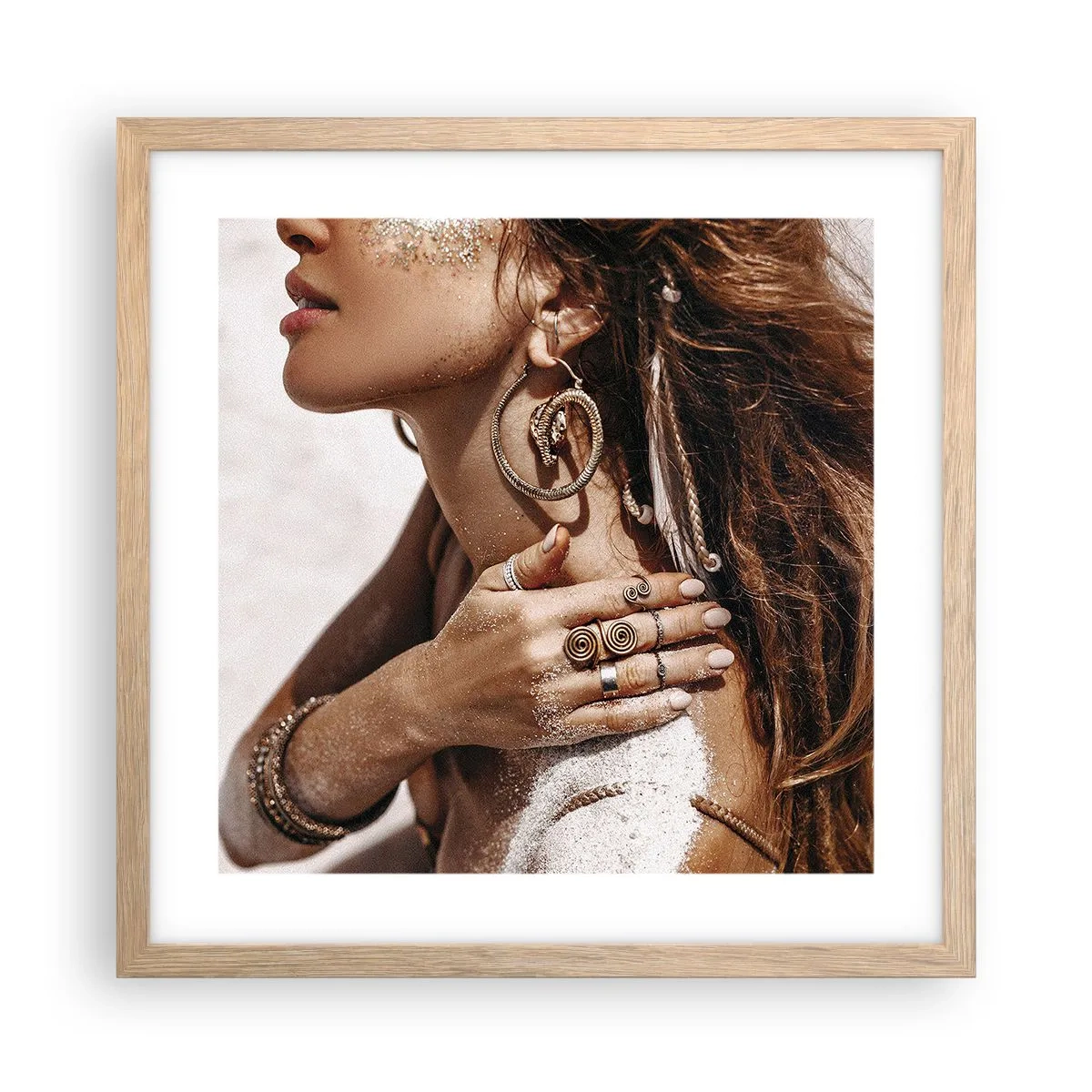 Affisch i ram av ljusek - Vilda strandens drottning - 40x40 cm