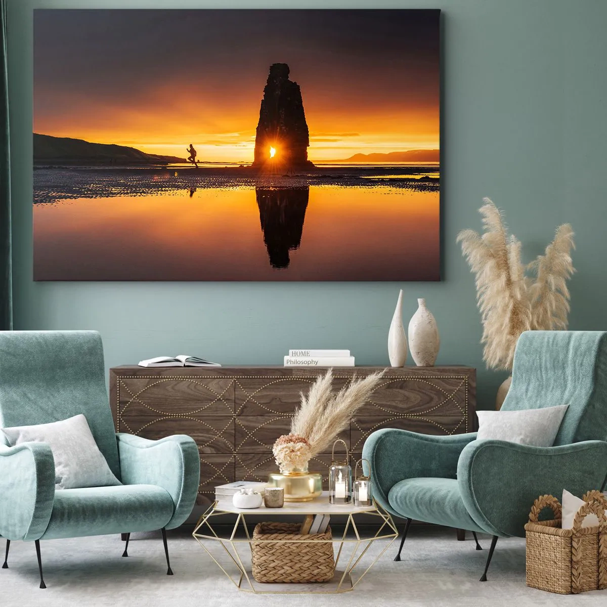 Canvastavla - Bild på duk - Person som springer på stranden vid solnedgången med klippformation - 70x50cm - Bara du och naturen - Modern väggdekoration för vardagsrum och sovrum ARTTOR