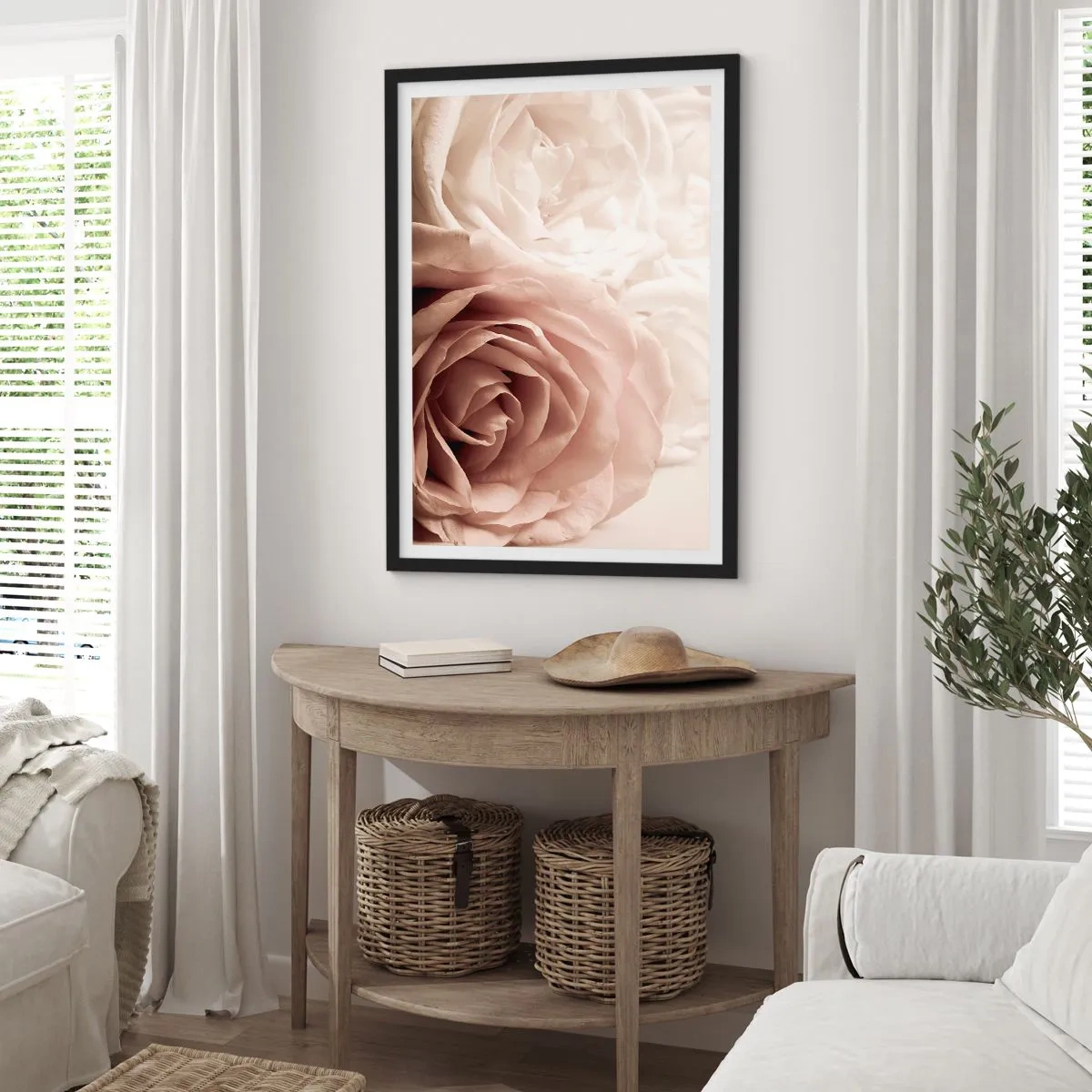 Affisch i svart ram - Delikata krämfärgade rosor närbild - 50x70cm - I hjärtat av en ros - Modern väggdekoration för vardagsrum och sovrum ARTTOR