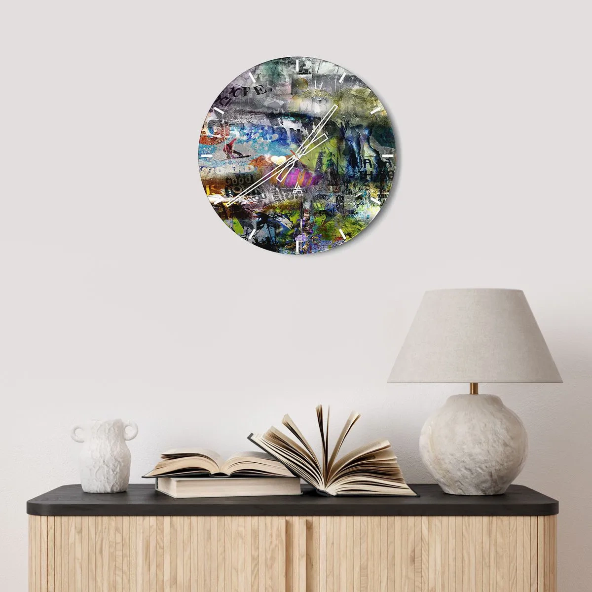 Väggklocka - Klocka på glas - Collage med minnen - 30x30 cm