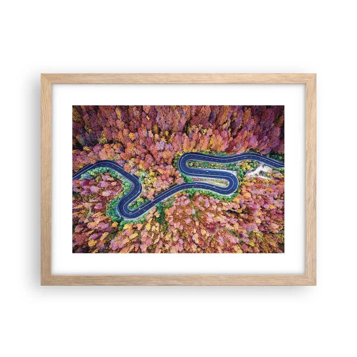 Affisch i ram av ljusek - Slingrande väg genom skogen - 40x30 cm