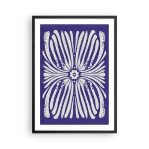 Affisch i svart ram - Symmetriskt retro blommönster på marinblå bakgrund - 50x70cm - Etnisk inspiration - Modern väggdekoration för vardagsrum och sovrum ARTTOR