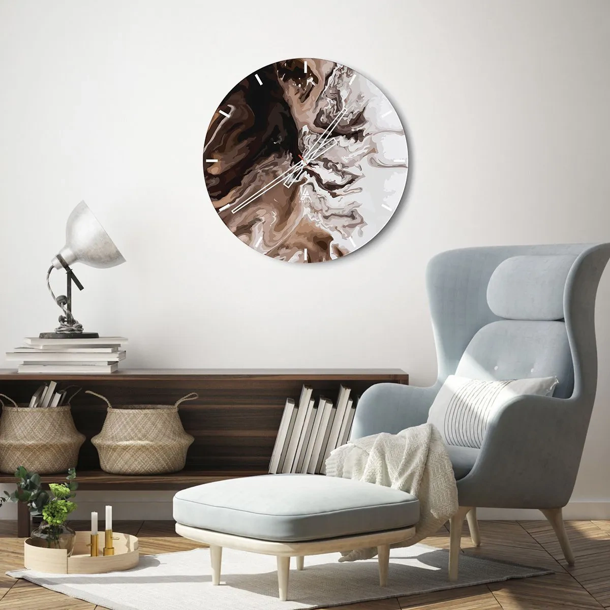 Väggklocka - Klocka på glas - Ett dynamiskt abstrakt mönster i nyanser av brunt och vitt. - 30x30cm - Färgabstraktion - Modern väggdekoration för vardagsrum, kök och sovrum ARTTOR