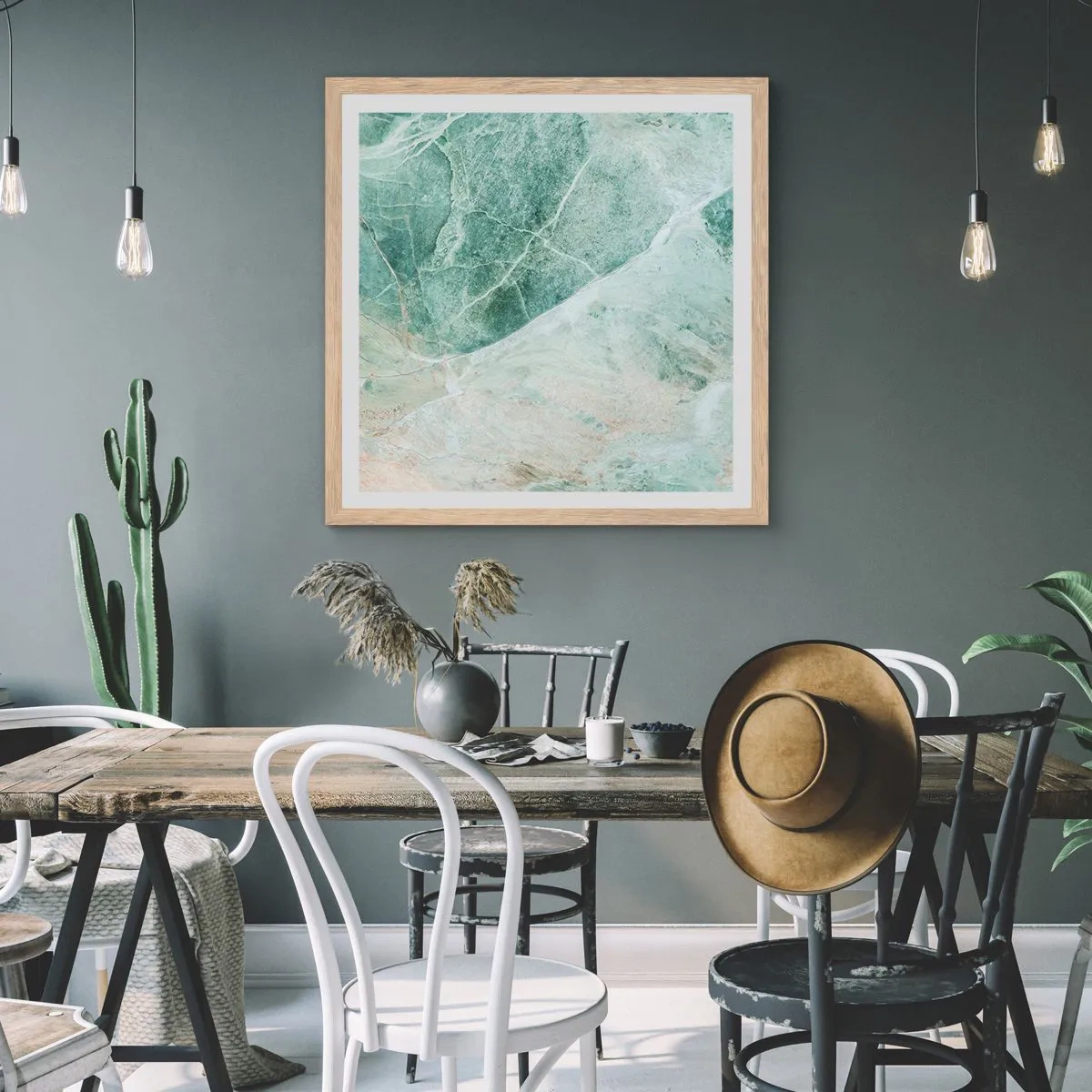 Affisch i ram av ljusek - Stenens ädla svalka - 40x40 cm