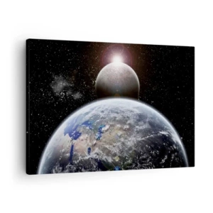 Canvastavla - Bild på duk - Planeten jorden och månen mot bakgrund av stjärnklara yttre rymden. - 70x50cm - Rymdlandskap - soluppgång - Modern väggdekoration för vardagsrum och sovrum ARTTOR