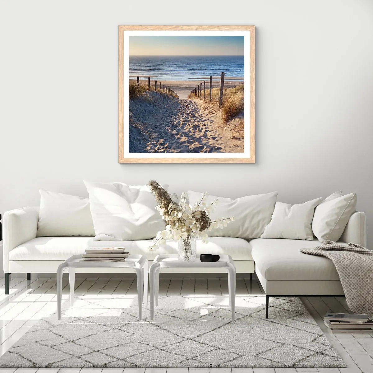 Affisch i ram av ljusek - Havets brus, fågelsång, tom strand bland träden - 40x40 cm