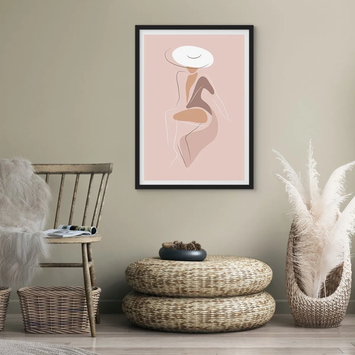 Affisch i svart ram - En minimalistisk bild av en kvinna i hatt mot en beige bakgrund. - 50x70cm - Att vara dam - Modern väggdekoration för vardagsrum och sovrum ARTTOR