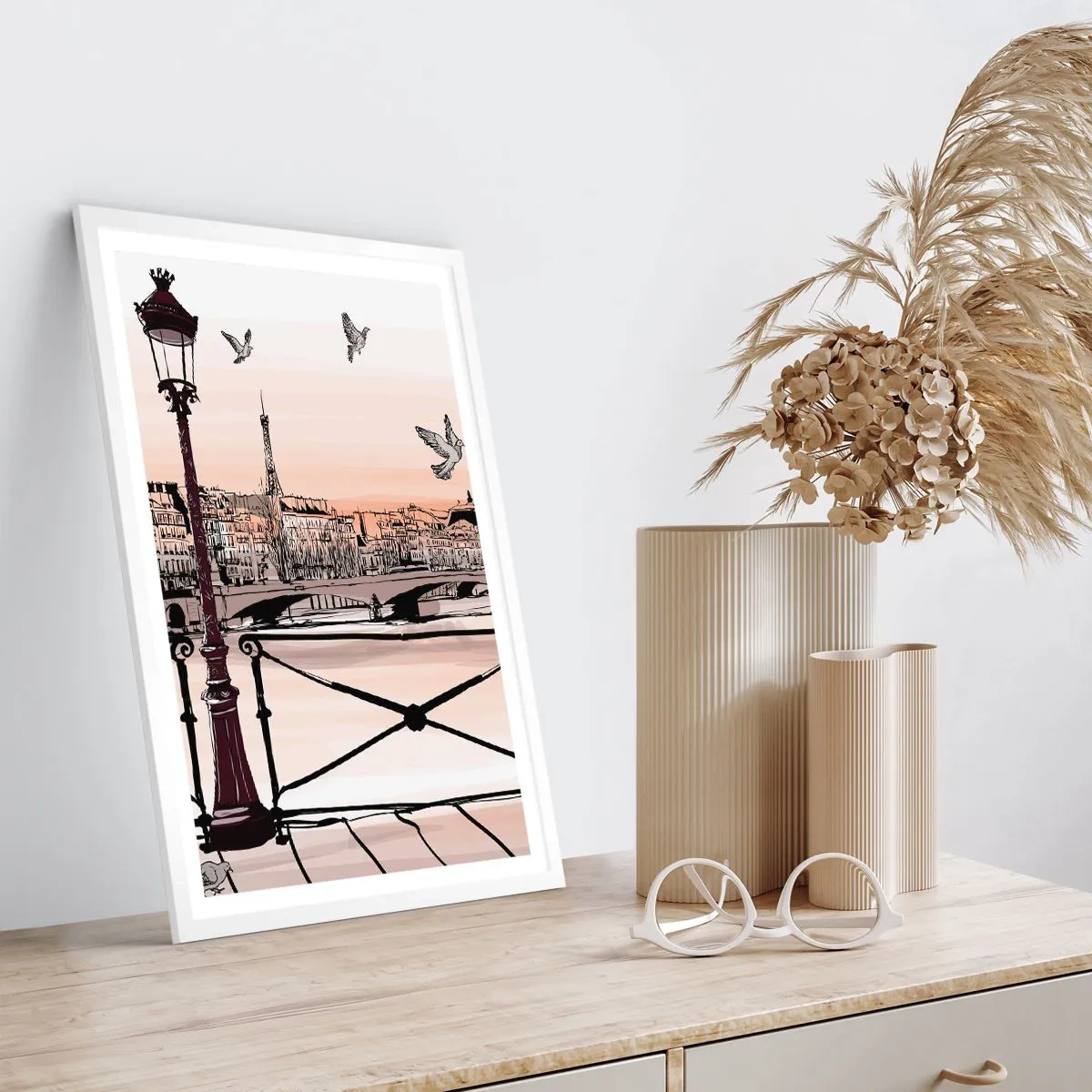 Affisch i vit ram - Över Paris tak - 61x91 cm