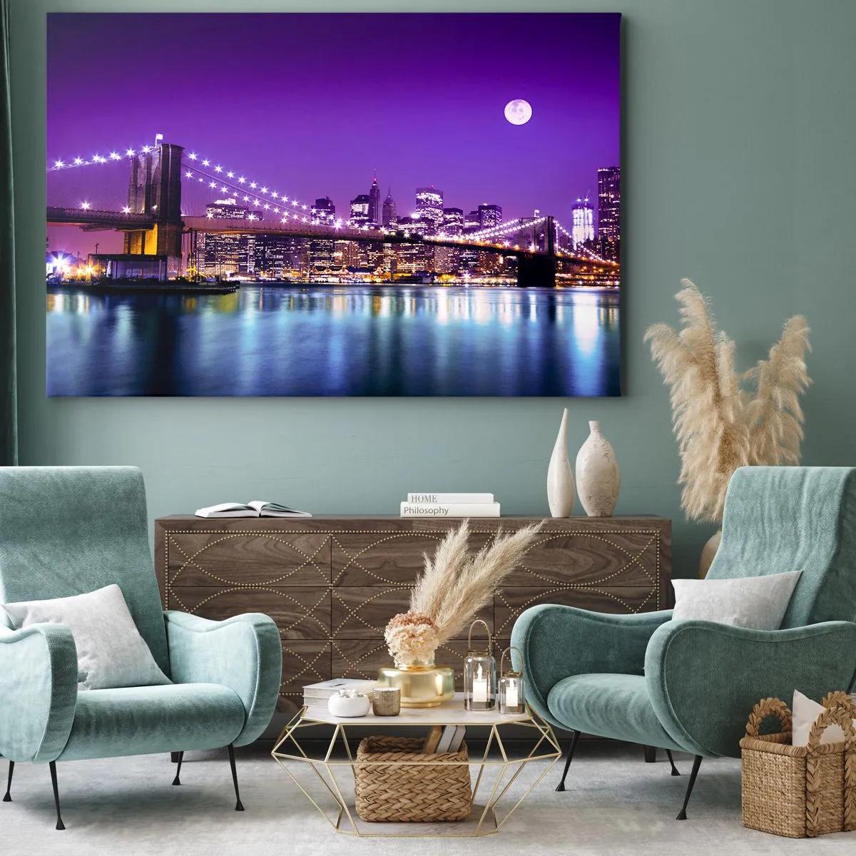 Canvastavla - Bild på duk - Brooklynbron på natten med staden upplyst och fullmåne - 70x50cm - Storstadens ljus i violett - Modern väggdekoration för vardagsrum och sovrum ARTTOR