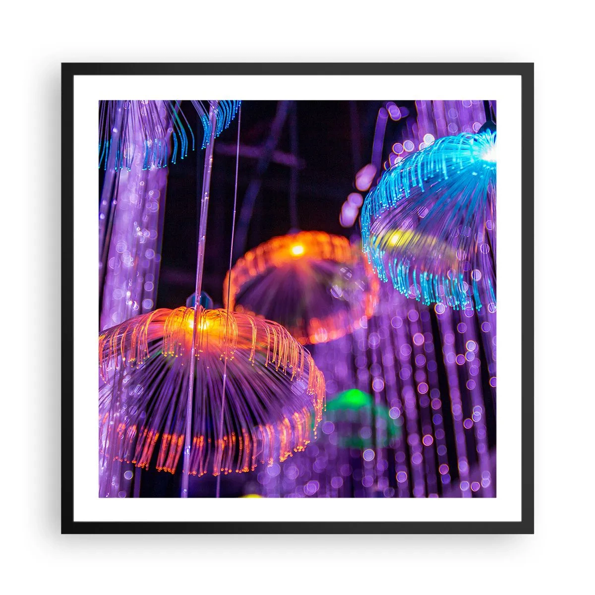 Affisch i svart ram - Lysande fontän - 60x60 cm