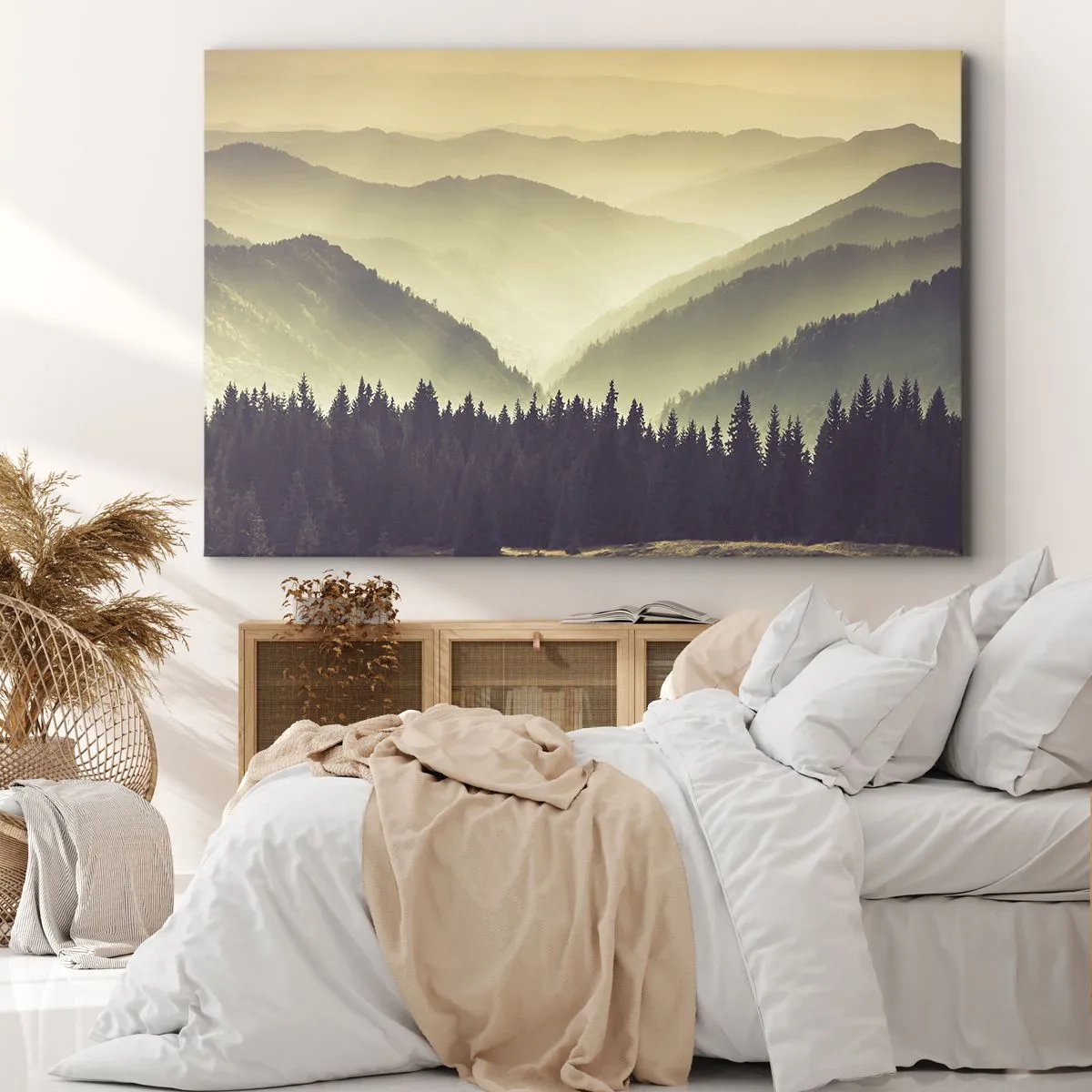 Canvastavla - Bild på duk - Pittoreska bergskedjor höljda i dimma i varmt ljus - 70x50cm - Bortom bergen... - Modern väggdekoration för vardagsrum och sovrum ARTTOR