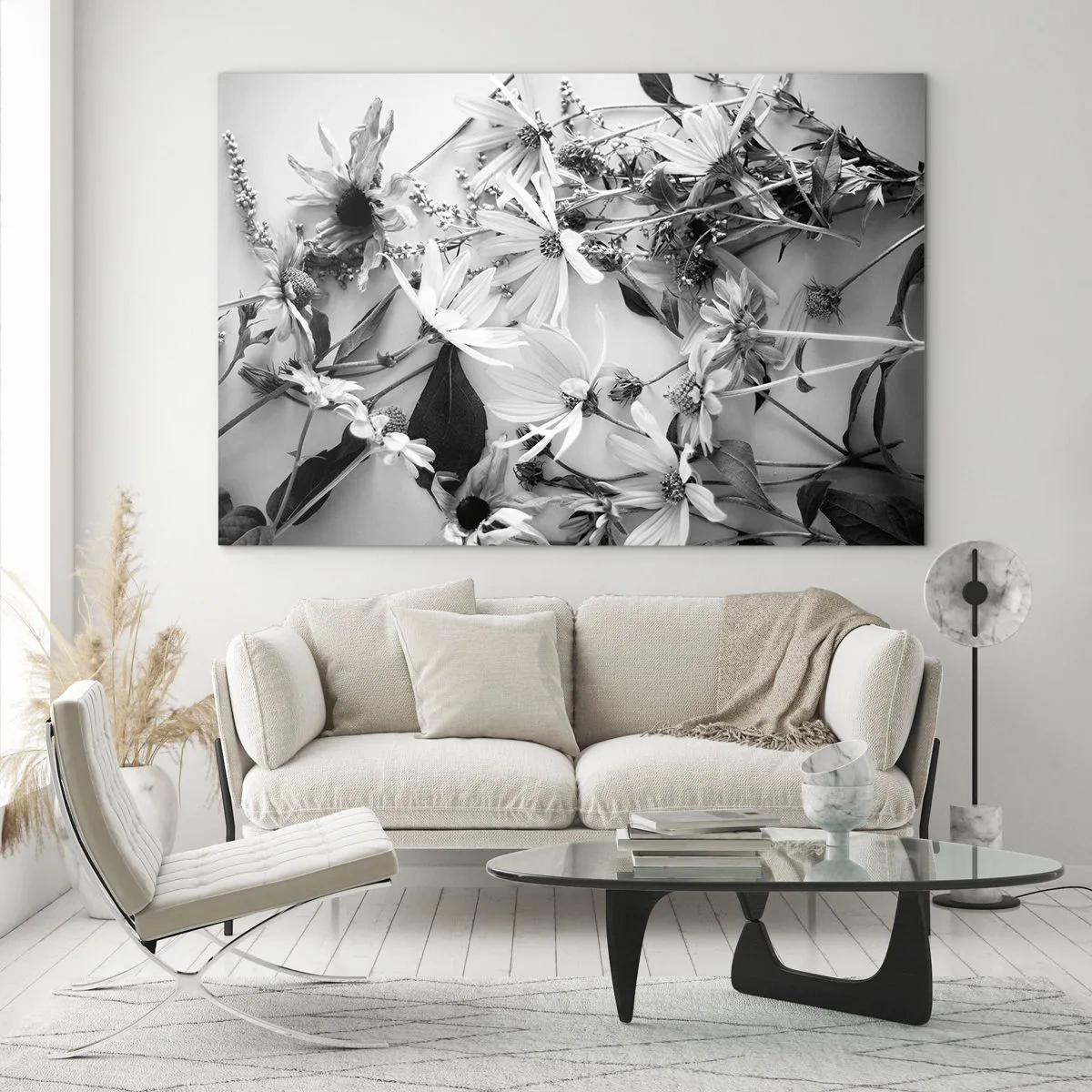Glastavla - Bild på glas - Spridda svartvita blommor i ett konstnärligt arrangemang - 70x50cm - Icke-blombukett - Modern väggdekoration för vardagsrum och sovrum ARTTOR