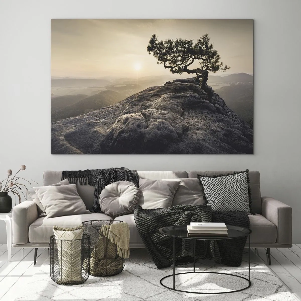 Glastavla - Bild på glas - Ett träd på en sten i ljuset av den uppgående solen - 70x50cm - Livet vinner alltid - Modern väggdekoration för vardagsrum och sovrum ARTTOR