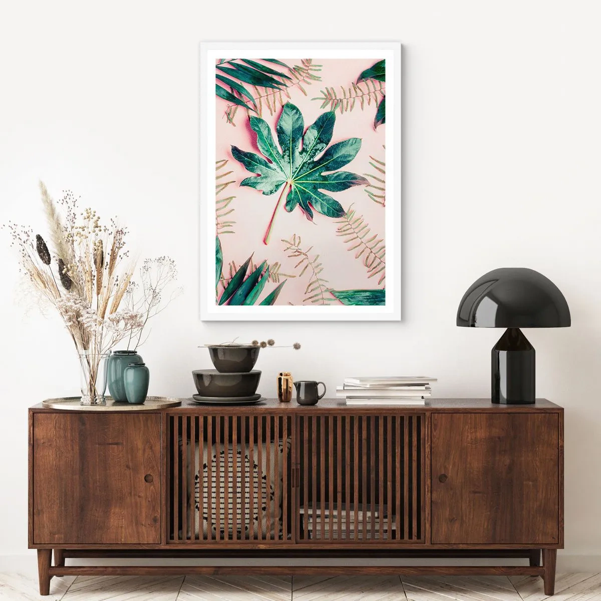 Affisch i vit ram - Grönskans studie mot rosa bakgrund - 70x100 cm