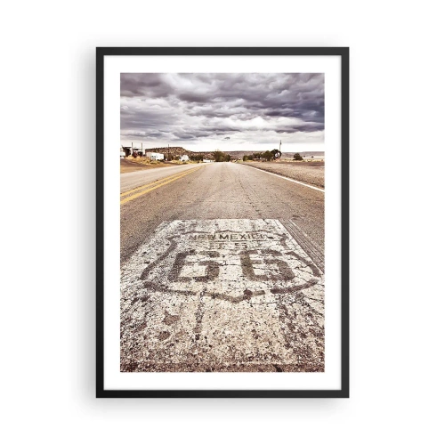 Affisch i svart ram - En väg med Route 66-symbolen som leder genom ett ökenlandskap - 50x70cm - Mother Road - amerikanska legenden - Modern väggdekoration för vardagsrum och sovrum ARTTOR