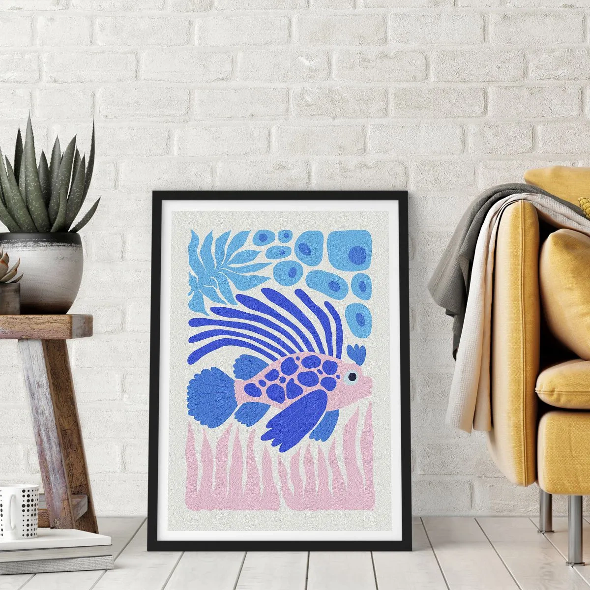 Affisch i svart ram - Stiliserade exotiska fiskar i en undervattensmiljö - 50x70cm - I sitt rätta miljö - Modern väggdekoration för vardagsrum och sovrum ARTTOR