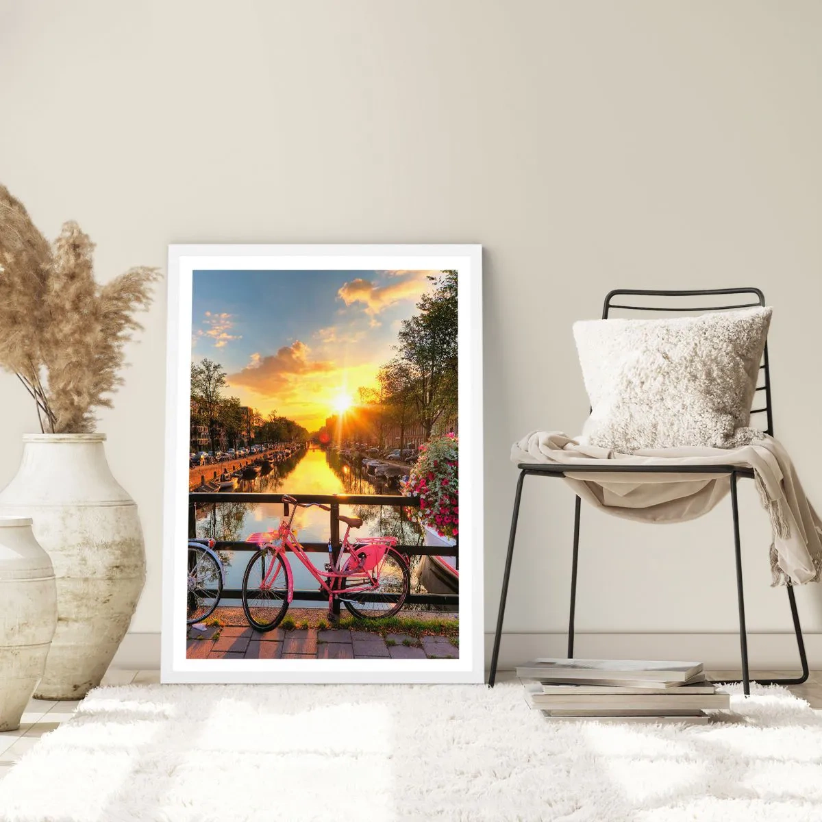 Affisch i vit ram - Vårmorgon i Amsterdam - 40x50 cm
