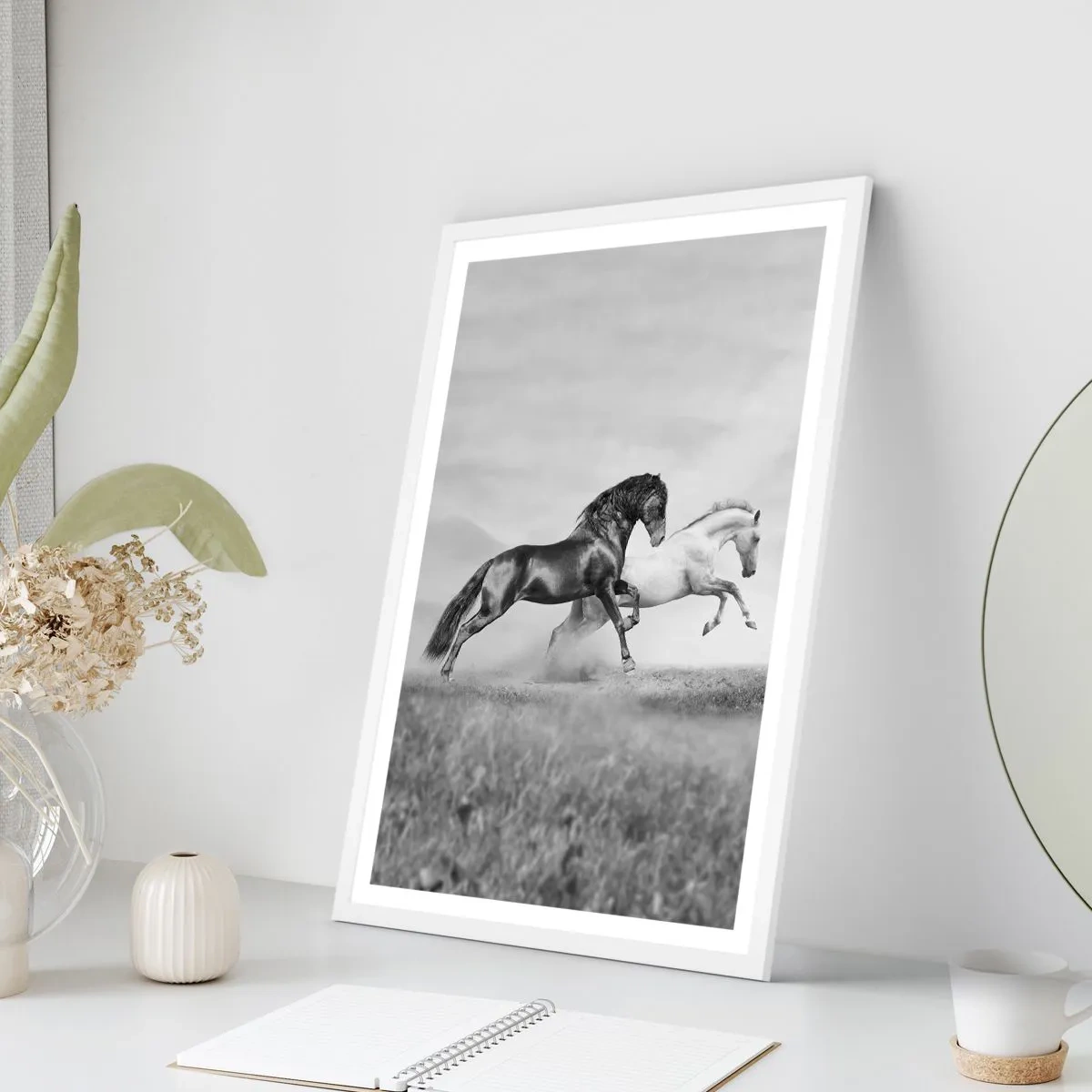 Affisch i vit ram - Änglar och demoner - 70x100 cm