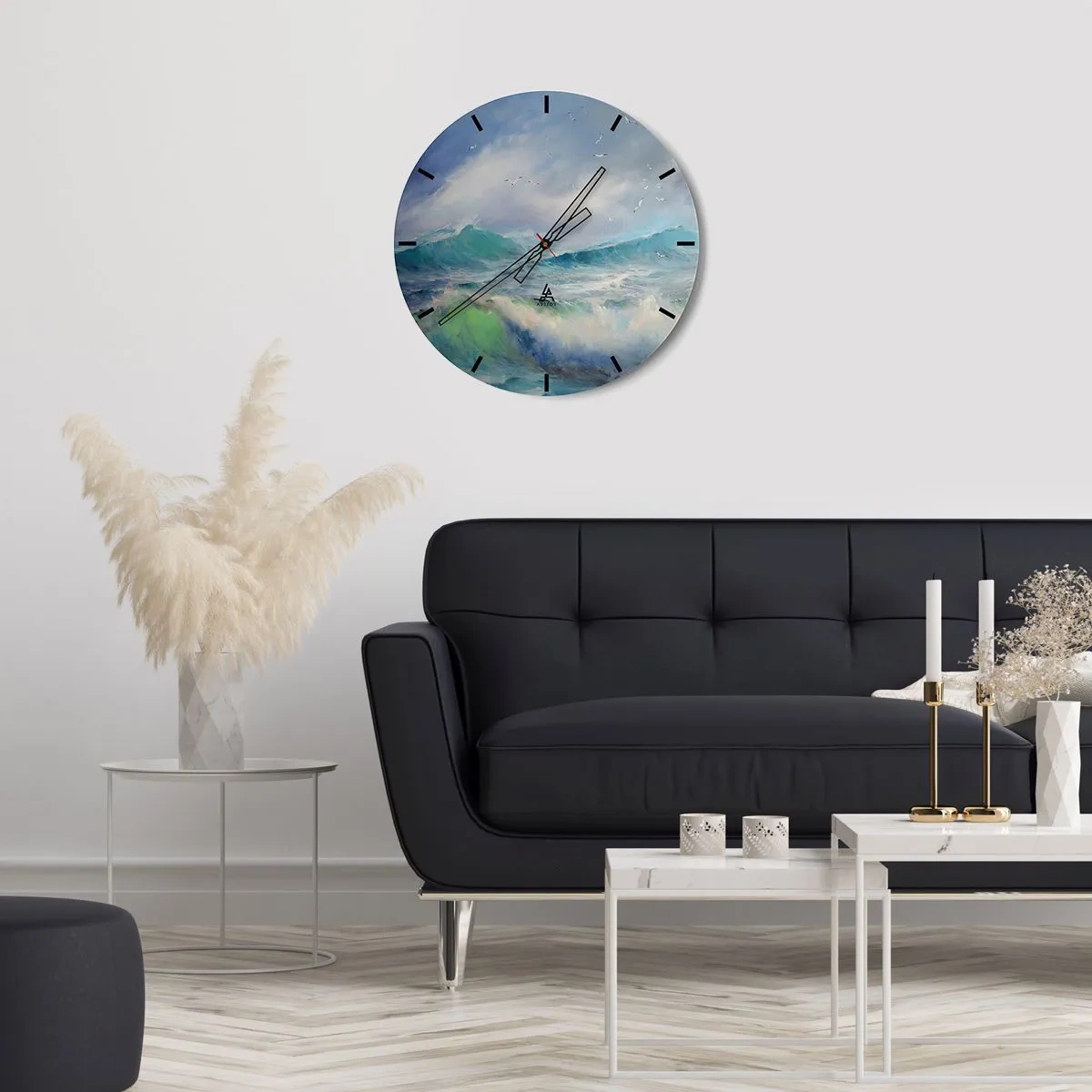 Väggklocka - Klocka på glas - En bild av havsvågor med måsar i en blå himmel - 30x30cm - "Orkanen vrålade med triumf…' - Modern väggdekoration för vardagsrum, kök och sovrum ARTTOR