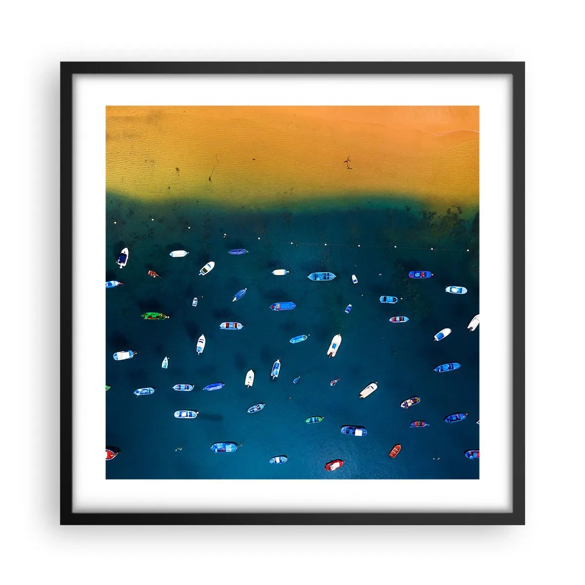 Affisch i svart ram - Ett semesterspel - 50x50 cm