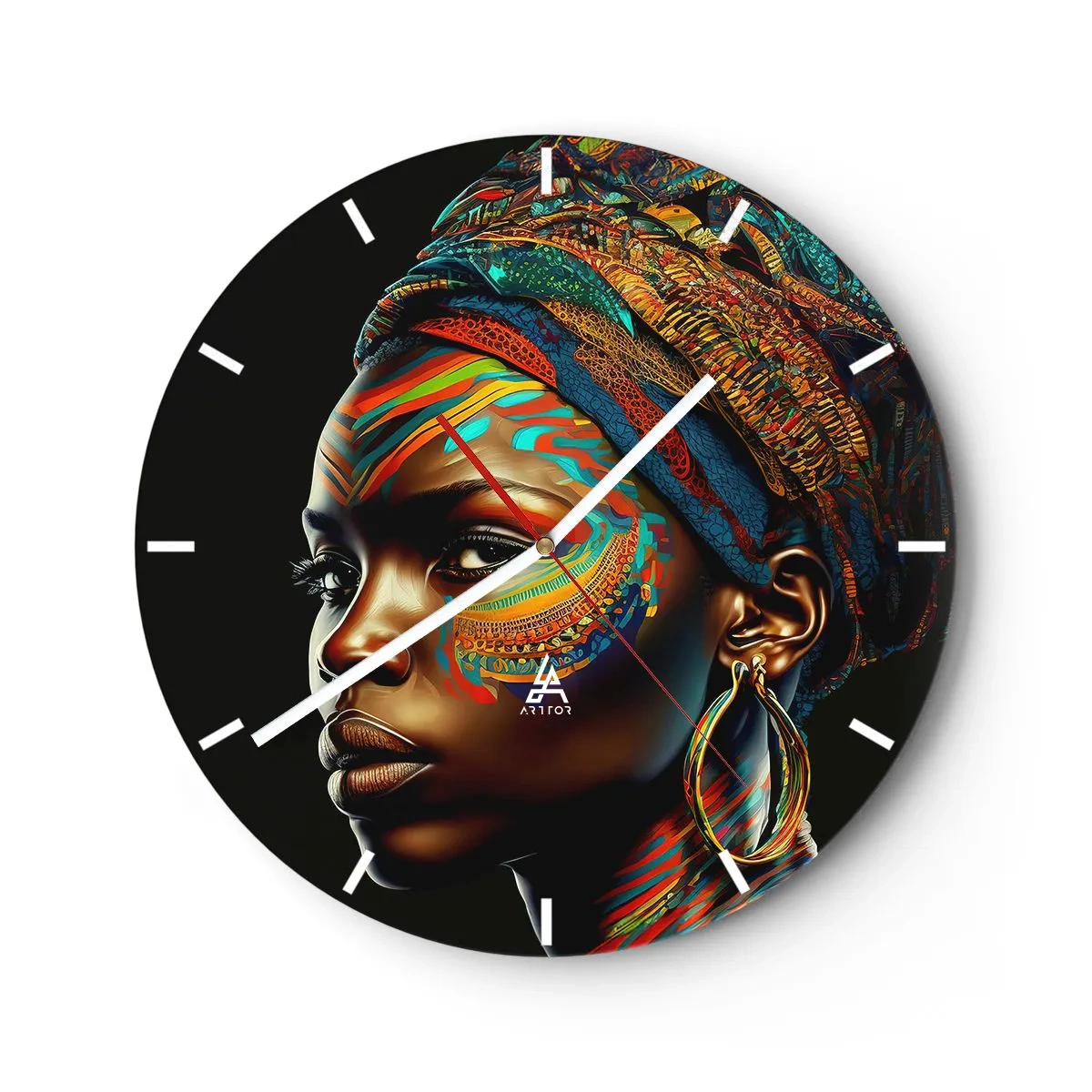 Väggklocka - Klocka på glas - Färgporträtt av en kvinna i turban mot svart bakgrund - 30x30cm - Afrikansk drottning - Modern väggdekoration för vardagsrum, kök och sovrum ARTTOR