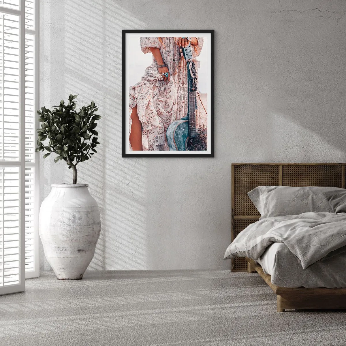 Affisch i svart ram - Ett fragment av en klänning med ornament och en gitarr i boho-stil - 50x70cm - Flower power på väg - Modern väggdekoration för vardagsrum och sovrum ARTTOR