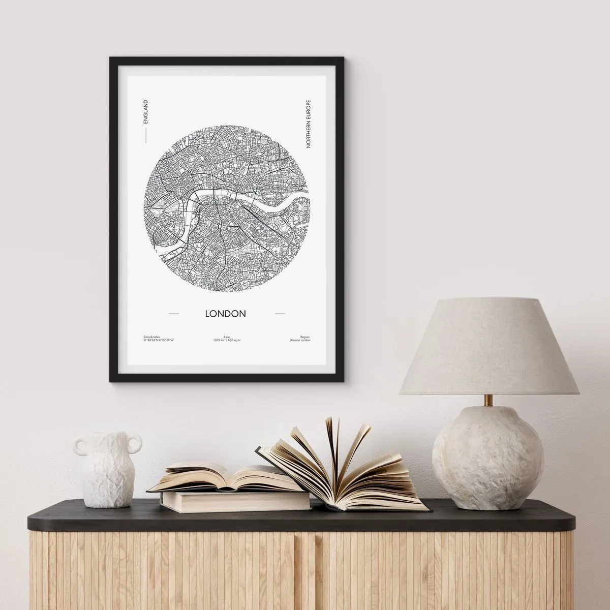 Affisch i svart ram - En minimalistisk svartvit karta över London - 50x70cm - Londons anatomi - Modern väggdekoration för vardagsrum och sovrum ARTTOR