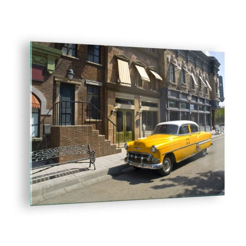 Glastavla - Bild på glas - En gul taxi mot bakgrund av ett klassiskt hyreshus - 70x50cm - Once Upon a Time in America - Modern väggdekoration för vardagsrum och sovrum ARTTOR