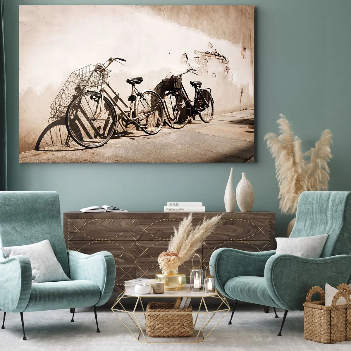 Canvastavla - Bild på duk - Två cyklar lutade mot en gammal vägg i retrostil - 70x50cm - Oförglömlig charm av det förflutna - Modern väggdekoration för vardagsrum och sovrum ARTTOR