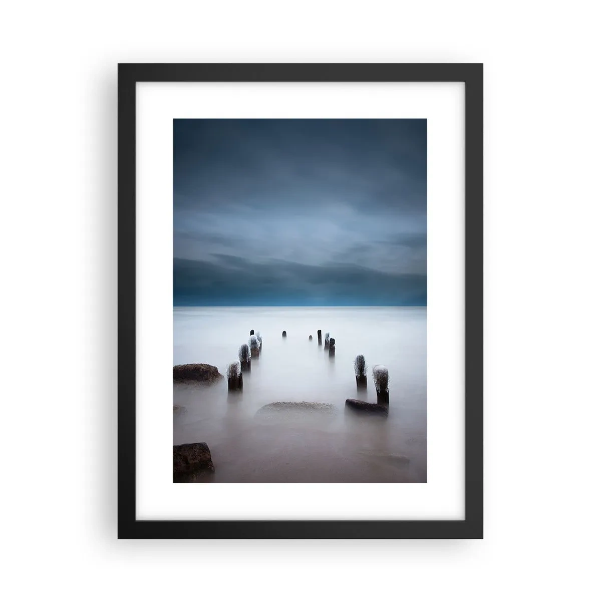 Affisch i svart ram - Fundersam sjö - 30x40 cm