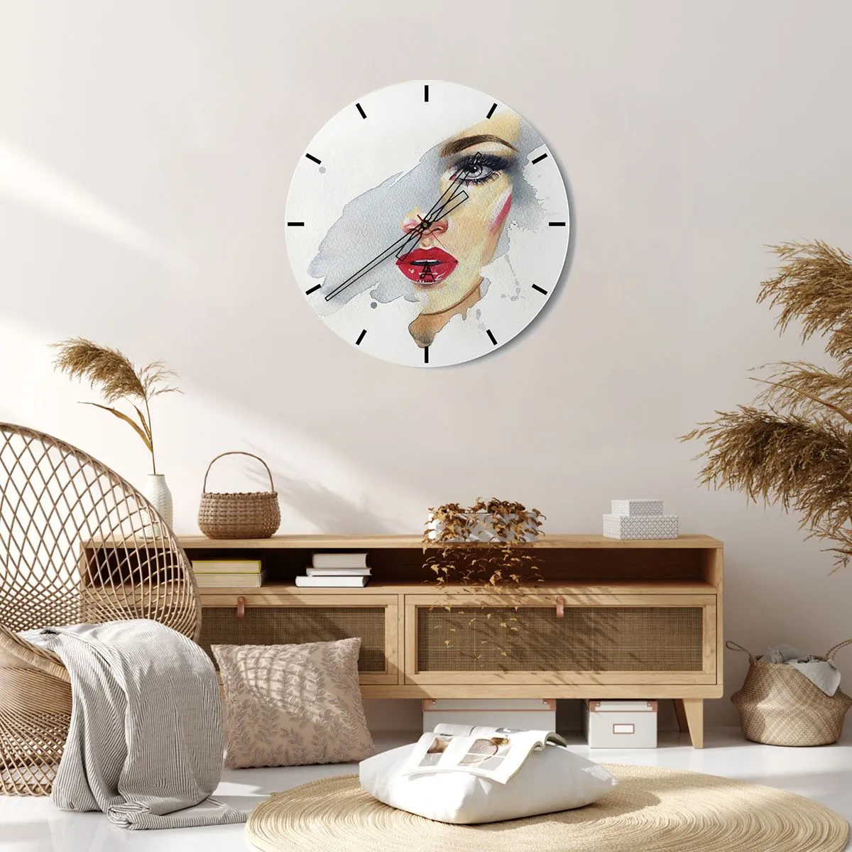 Väggklocka - Klocka på glas - Porträtt av en kvinna i akvarellstil på vit bakgrund - 30x30cm - Reflektion i vattendroppe - Modern väggdekoration för vardagsrum, kök och sovrum ARTTOR