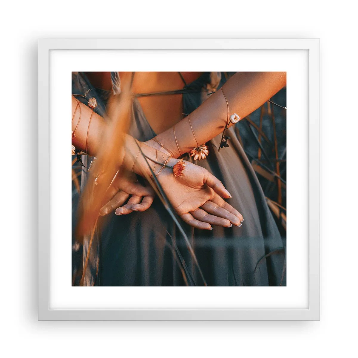 Affisch i vit ram - Bunden till naturen - 40x40 cm