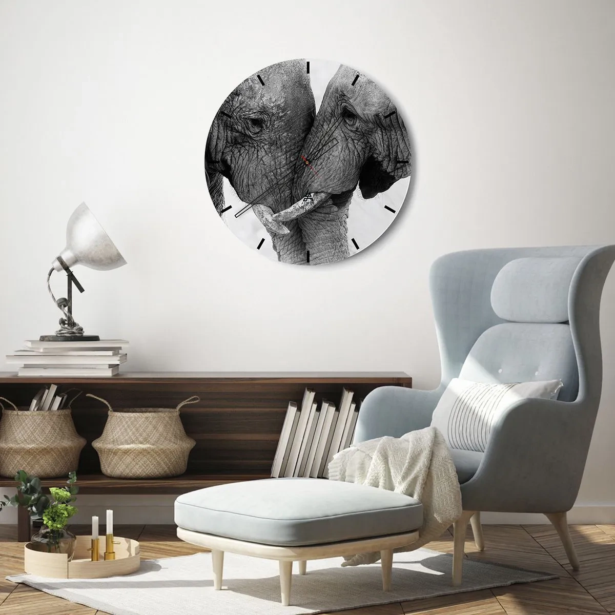 Väggklocka - Klocka på glas - Två elefanter med sina snablar sammanflätade i en öm gest - 30x30cm - Hjärtlig bekännelse - Modern väggdekoration för vardagsrum, kök och sovrum ARTTOR
