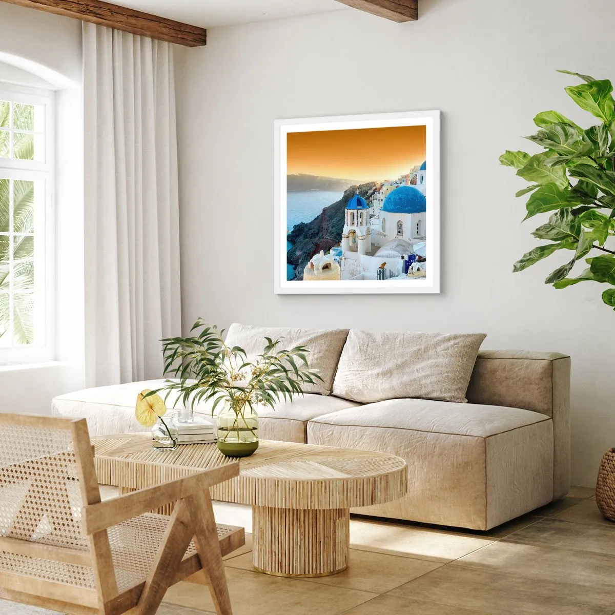 Affisch i vit ram - Santorini - inbäddat i berg - 30x30 cm