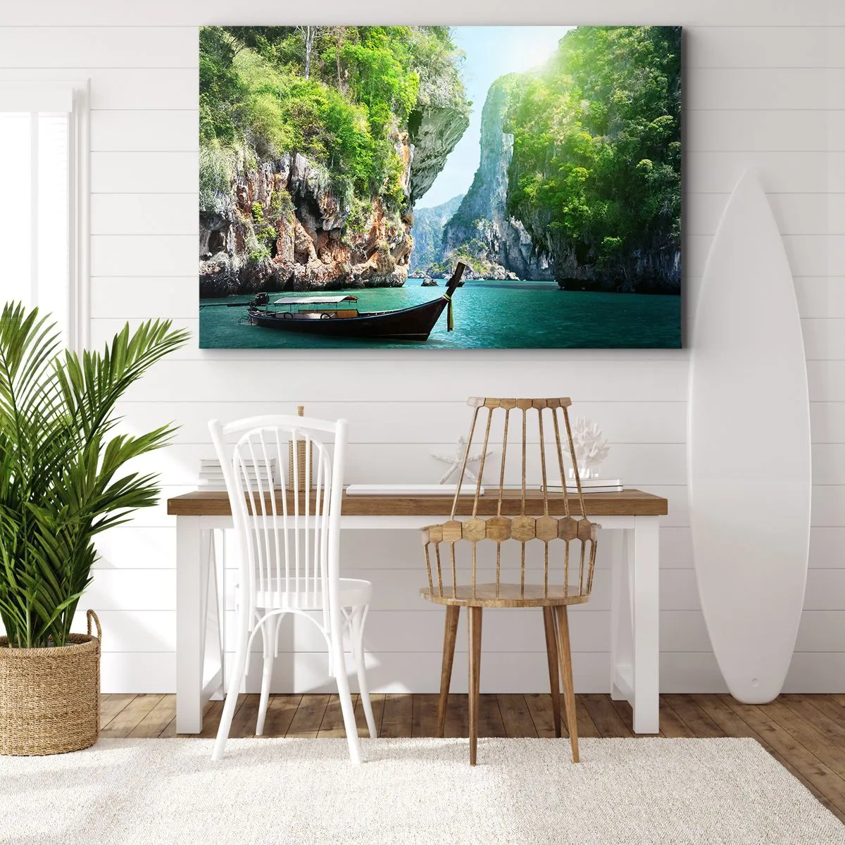 Canvastavla - Bild på duk - En traditionell båt mot en bakgrund av tropiska klippor och turkost vatten - 70x50cm - Inbjudan till exotisk resa - Modern väggdekoration för vardagsrum och sovrum ARTTOR