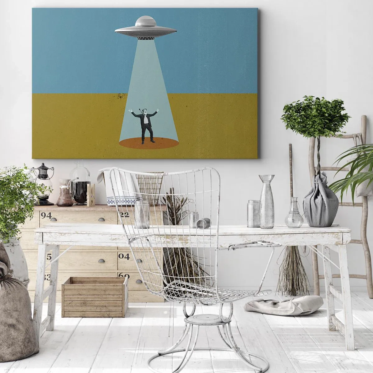 Canvastavla - Bild på duk - En man i ljuset av ett UFO mot bakgrund av ett färgstarkt landskap - 70x50cm - Ett nära möte - Modern väggdekoration för vardagsrum och sovrum ARTTOR