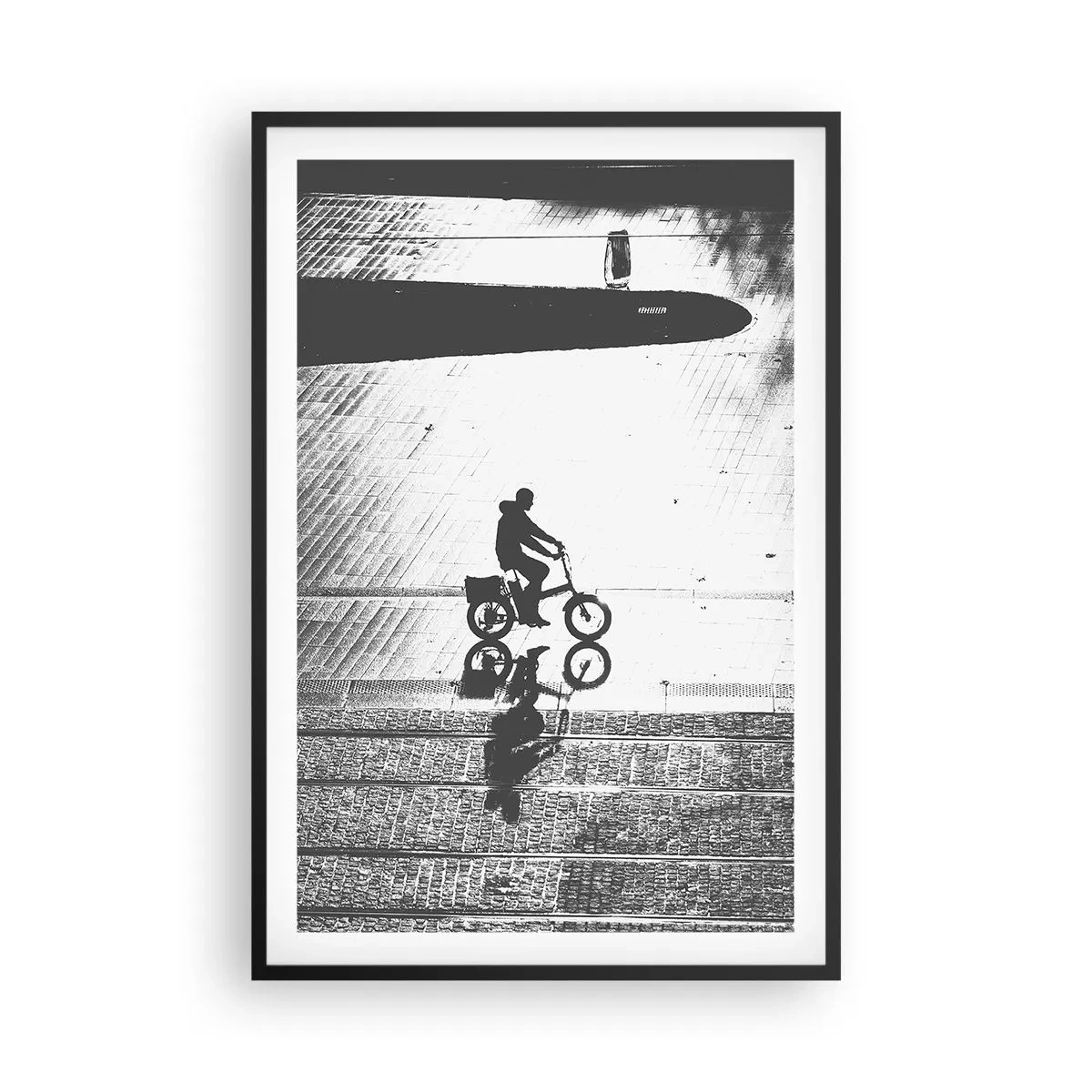 Affisch i svart ram - Rakt fram genom staden - 61x91 cm