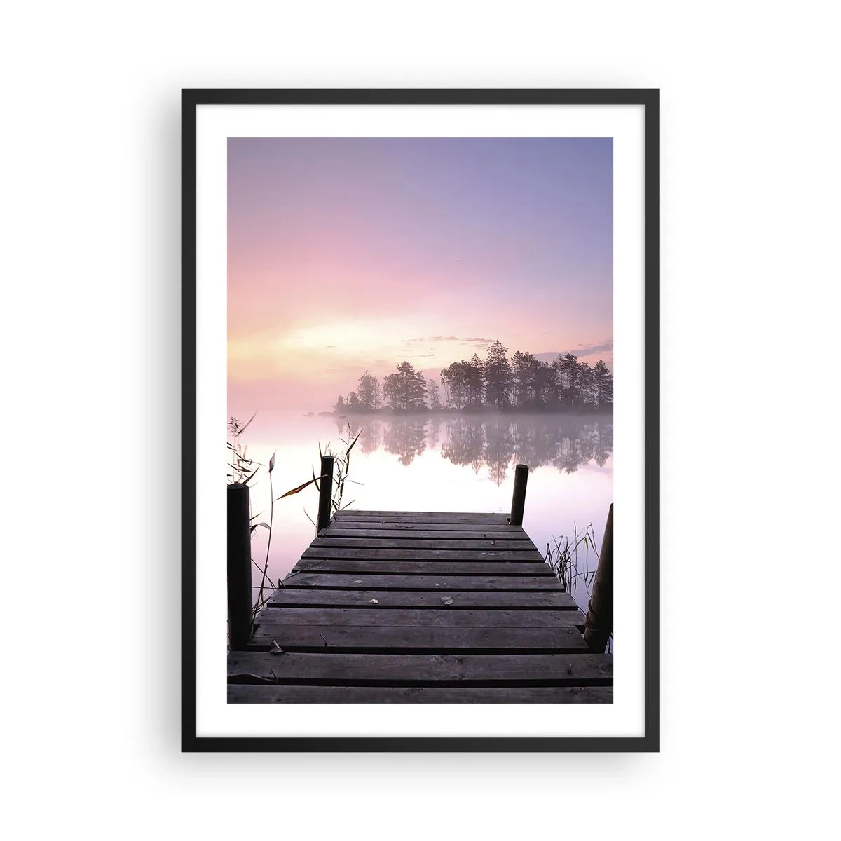 Affisch i svart ram - En sjöbrygga i pastellfärger på morgonen - 50x70cm - Ur liljedimman... - Modern väggdekoration för vardagsrum och sovrum ARTTOR