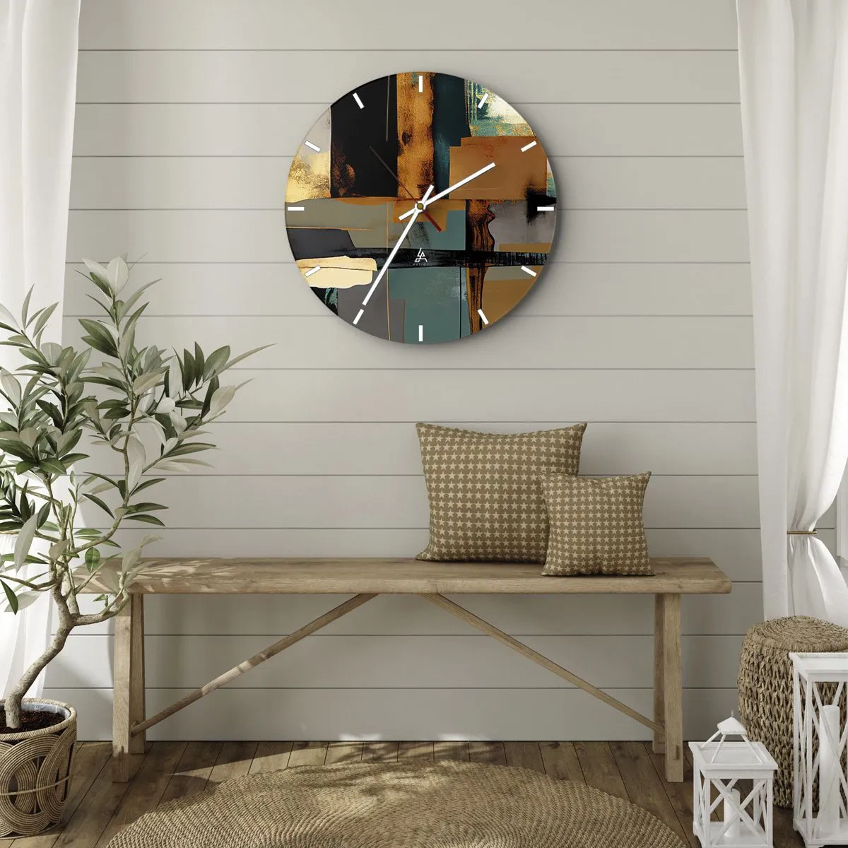 Väggklocka - Klocka på glas - Modern abstraktion med kontrast av guld, svart och blått - 30x30cm - Abstraktion - ljus och skugga - Modern väggdekoration för vardagsrum, kök och sovrum ARTTOR