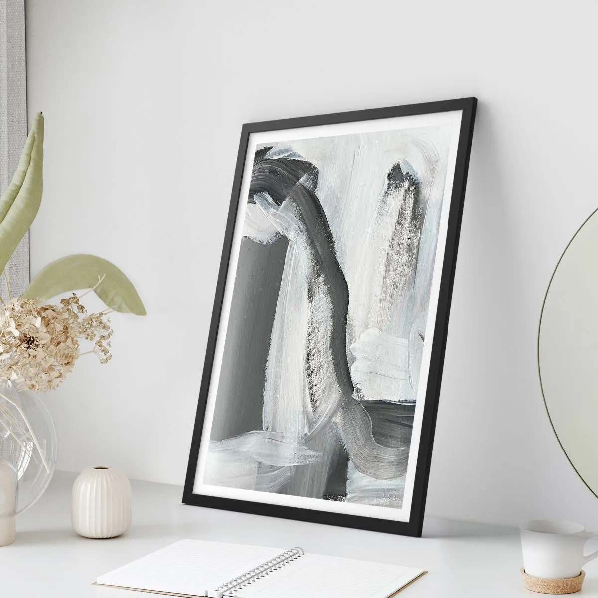Affisch i svart ram - Abstrakt komposition av svart, vitt och grått - 50x70cm - Med bestämd rörelse - Modern väggdekoration för vardagsrum och sovrum ARTTOR
