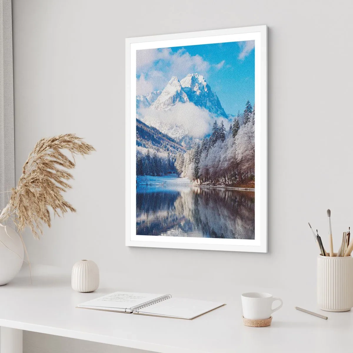 Affisch i vit ram - Snövakt - 50x70 cm