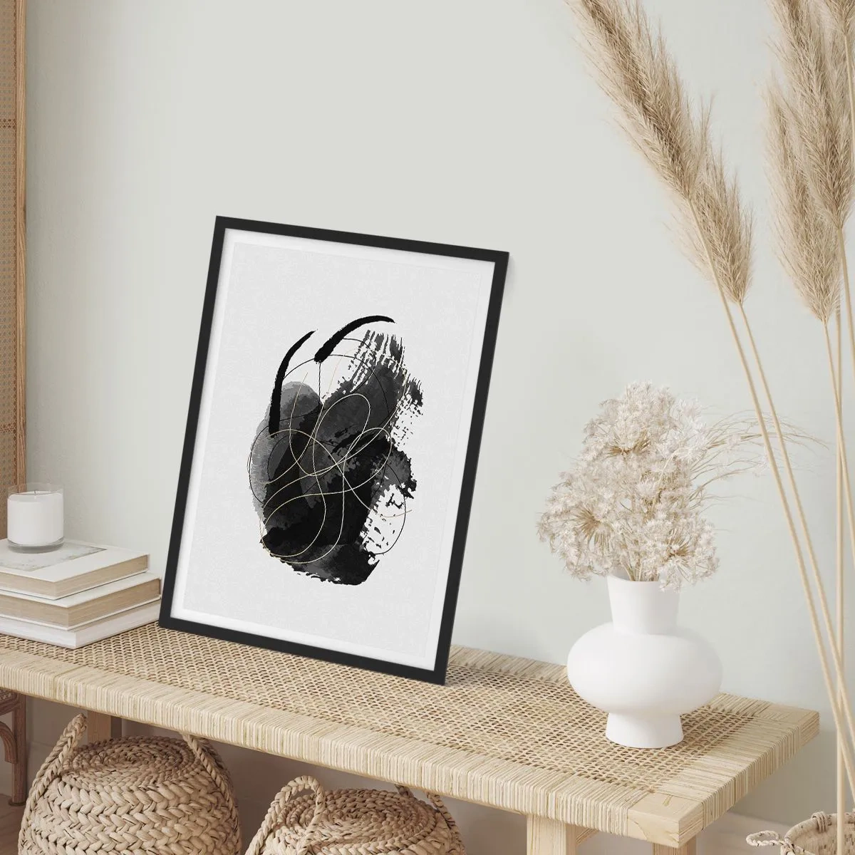 Affisch i svart ram - En abstrakt komposition i svart med fina guldlinjer. - 50x70cm - Uppkommen ur svärta - Modern väggdekoration för vardagsrum och sovrum ARTTOR